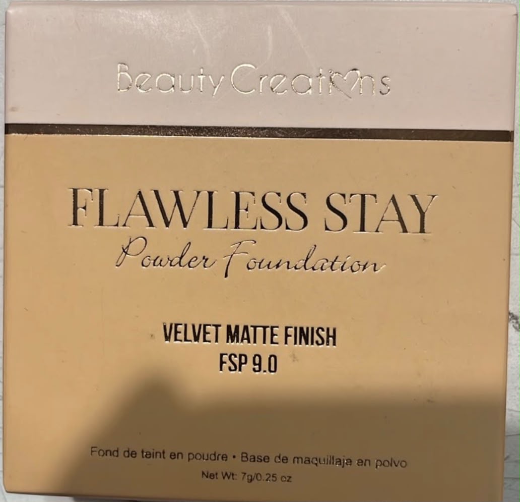 FLAWLESS STAY Powder Foundation